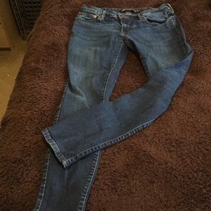 Women’s Levi denim jeans -Demi curve
